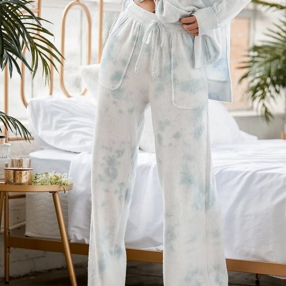 Lulu's Choosing Chill Blue Tie-Dye Drawstring Wide Leg Pants Size L NWT - Picture 1 of 10